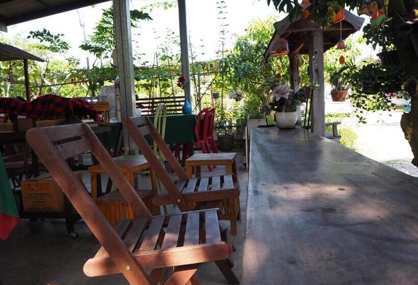 Bed and Breakfast Baan Sai Nam