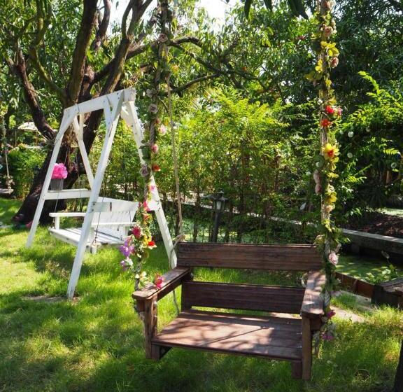 Bed and Breakfast Baan Sai Nam