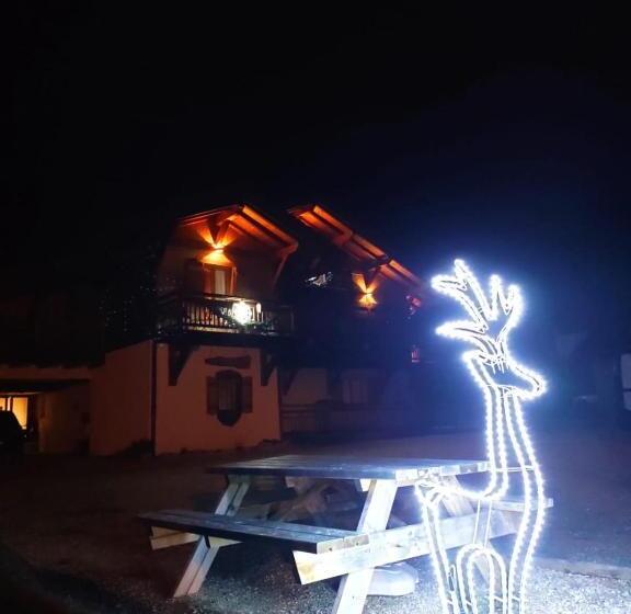 مبيت وإفطار Chantemerle 1741, Chambres D Hôtes à La Montagne