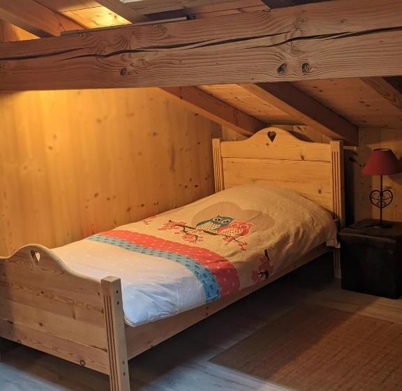 مبيت وإفطار Chantemerle 1741, Chambres D Hôtes à La Montagne