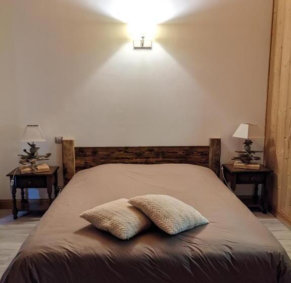 مبيت وإفطار Chantemerle 1741, Chambres D Hôtes à La Montagne