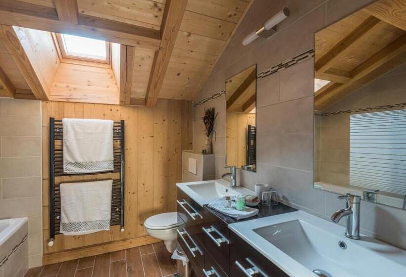 مبيت وإفطار Chantemerle 1741, Chambres D Hôtes à La Montagne