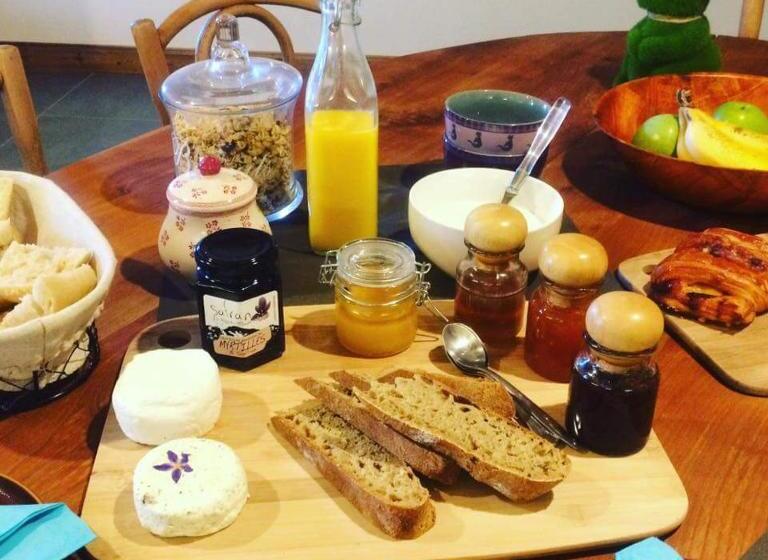 مبيت وإفطار Chantemerle 1741, Chambres D Hôtes à La Montagne