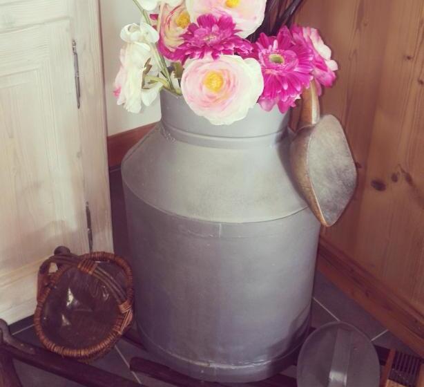 مبيت وإفطار Chantemerle 1741, Chambres D Hôtes à La Montagne