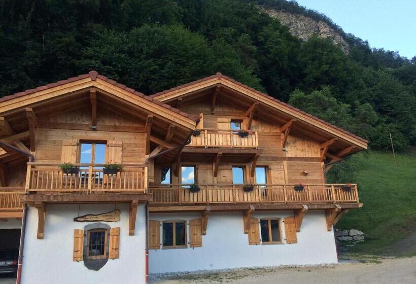 مبيت وإفطار Chantemerle 1741, Chambres D Hôtes à La Montagne