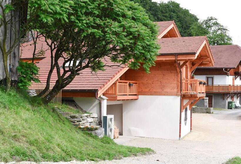 مبيت وإفطار Chantemerle 1741, Chambres D Hôtes à La Montagne