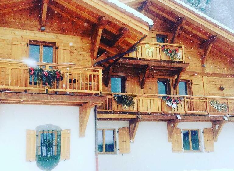 مبيت وإفطار Chantemerle 1741, Chambres D Hôtes à La Montagne