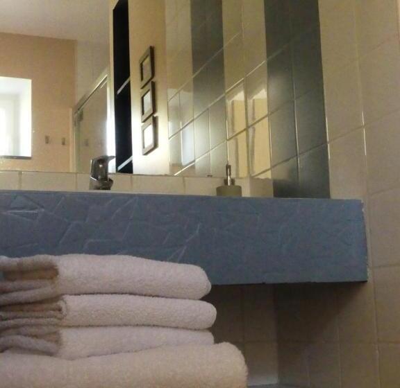 민박 Domaine De La Cour Vautier