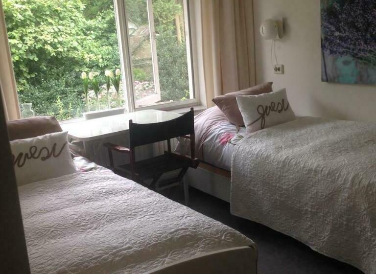 ベッドアンドブレックファースト Huize Huizinga