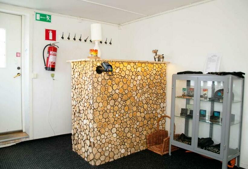 مبيت وإفطار Husky Lodge Hostel