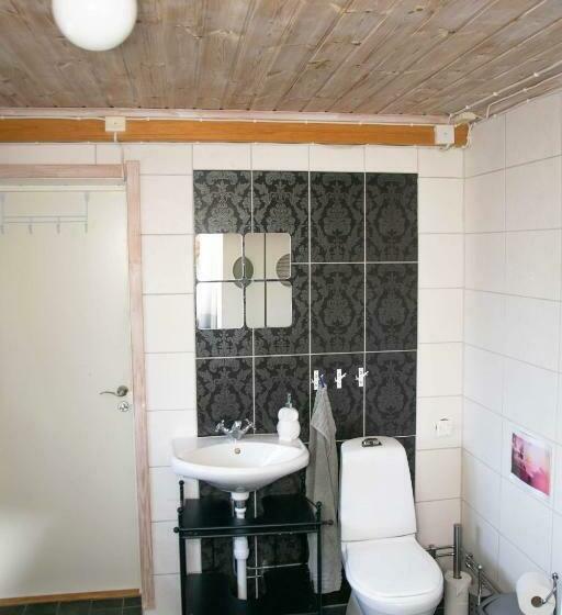 مبيت وإفطار Husky Lodge Hostel