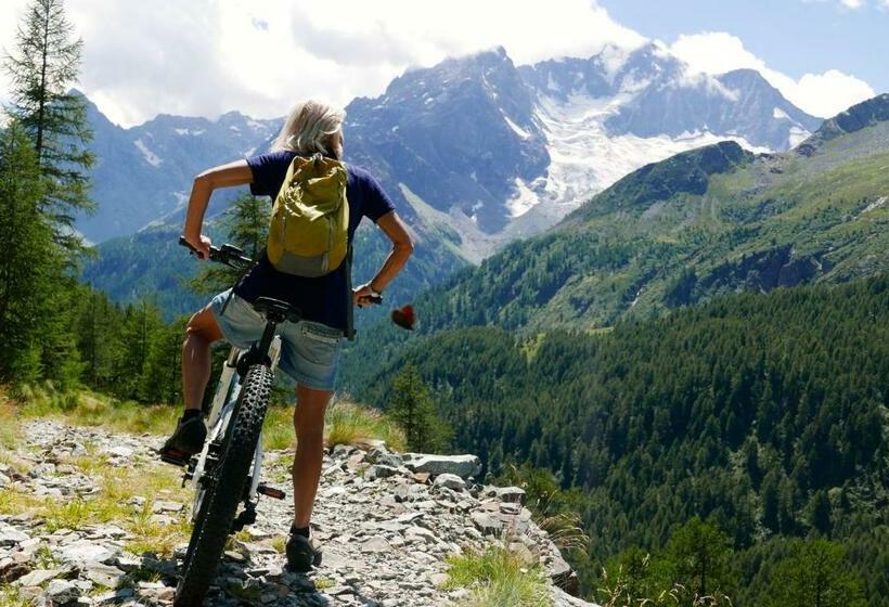 مبيت وإفطار Il Cortese