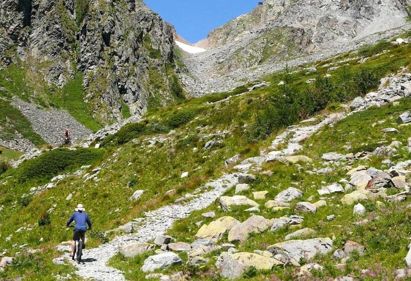 مبيت وإفطار Il Cortese