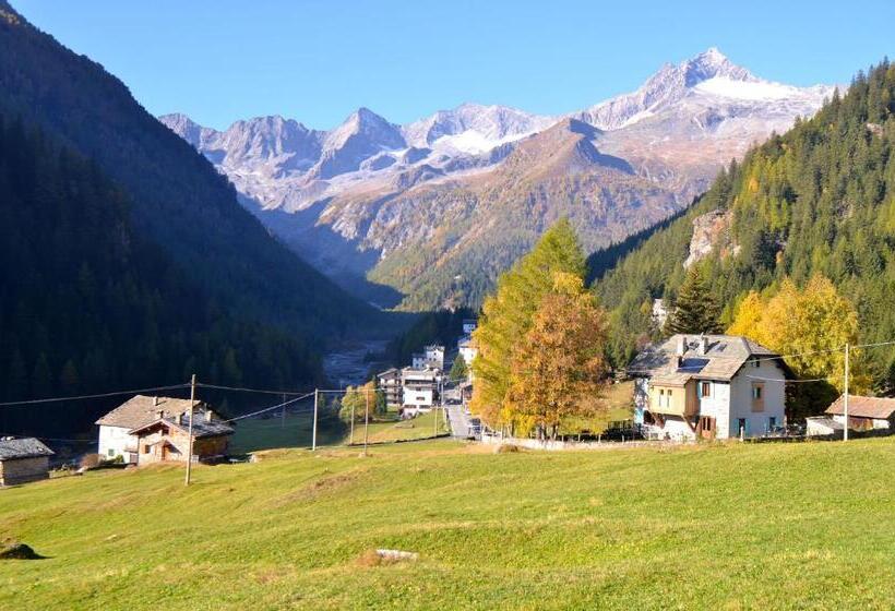 مبيت وإفطار Il Cortese