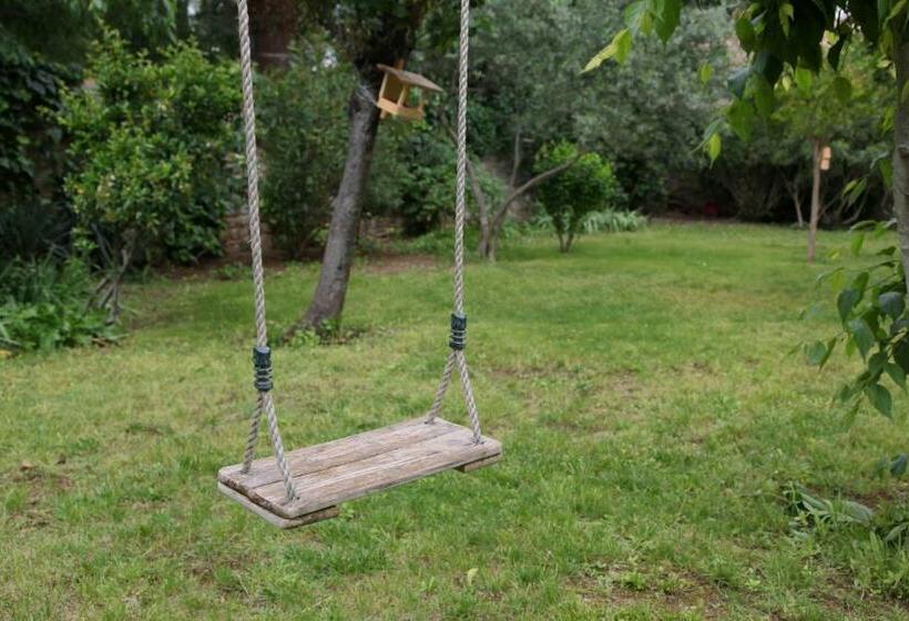 مبيت وإفطار Le Clos Du Théron, Chambre D Hôte