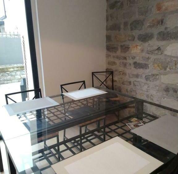 مبيت وإفطار Le Clos Du Théron, Chambre D Hôte