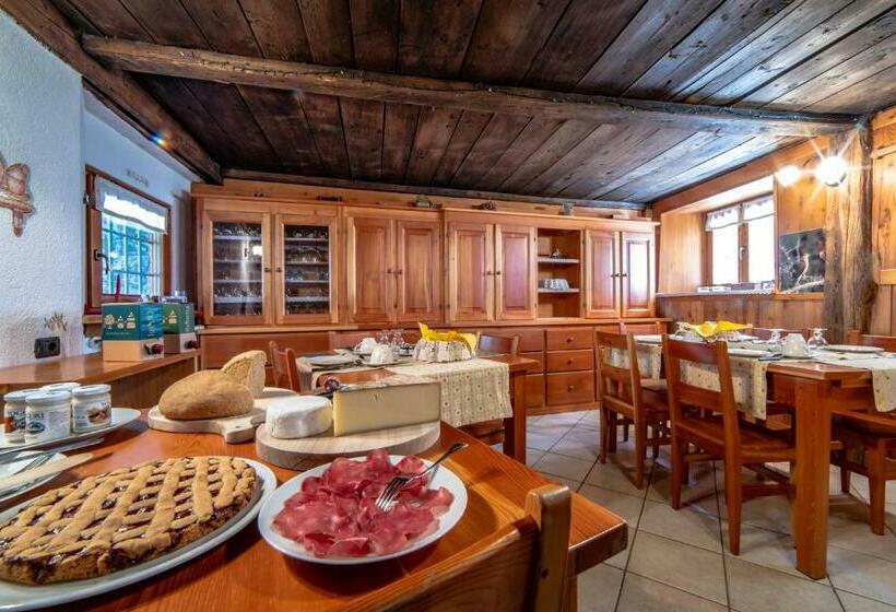 مبيت وإفطار Antica Casa Di Montagna Maison Bovard