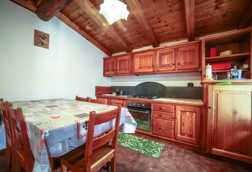 مبيت وإفطار Antica Casa Di Montagna Maison Bovard