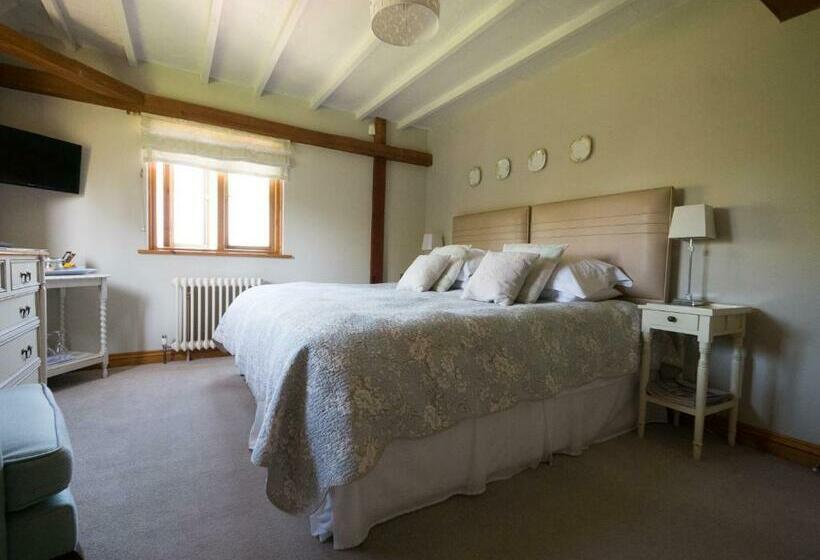 مبيت وإفطار North Downs Barn