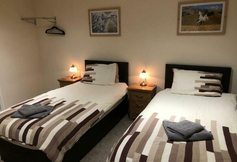 ベッドアンドブレックファースト White Horse Tavern