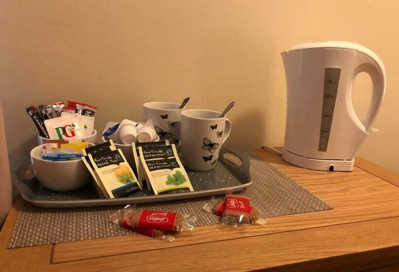 ベッドアンドブレックファースト White Horse Tavern