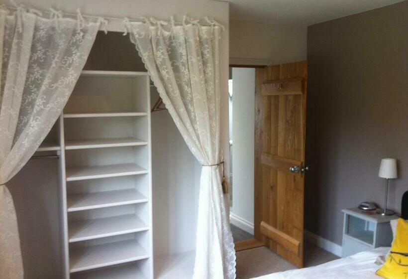 East Dunster Deer Farm B&b