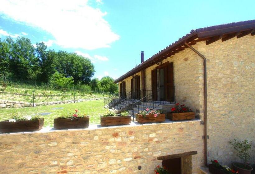 ホテル Agriturismo Rocca Del Nera