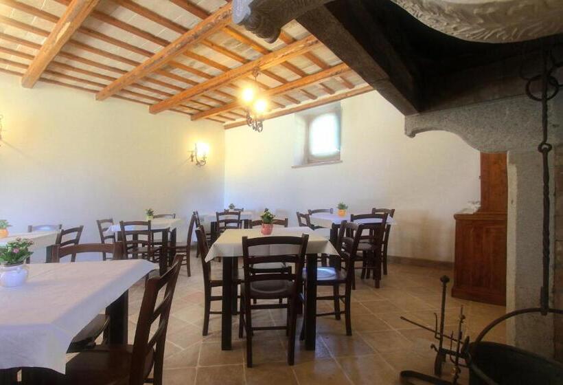 ホテル Agriturismo Rocca Del Nera