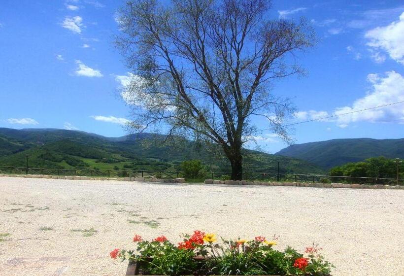 ホテル Agriturismo Rocca Del Nera