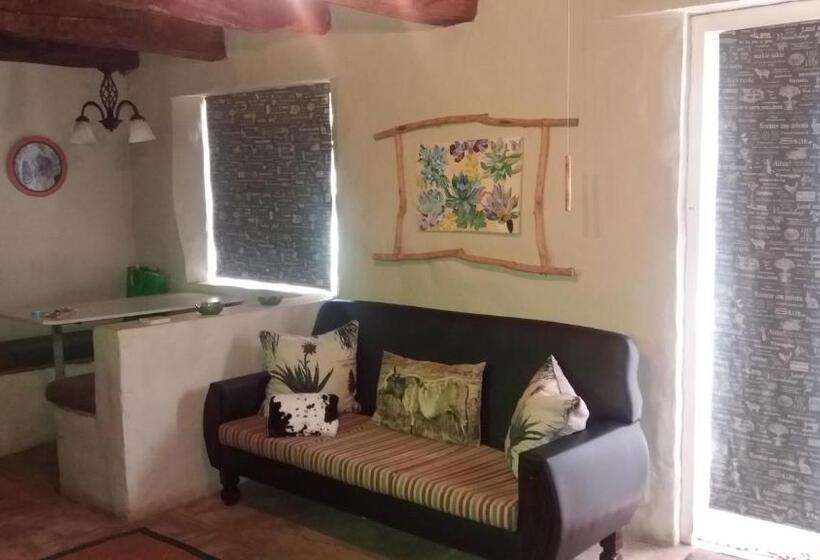 Hotel Die Hoenderhok And Die Plaashuisie