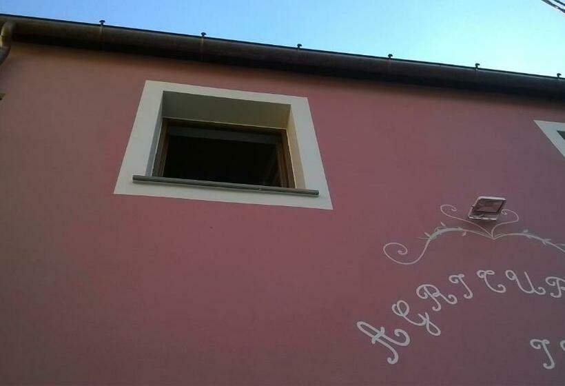 בית מלון כפרי Il Borgo Di Pegui