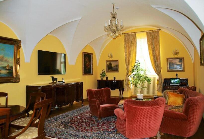 בית מלון כפרי Zámek Světlá Nad Sázavou