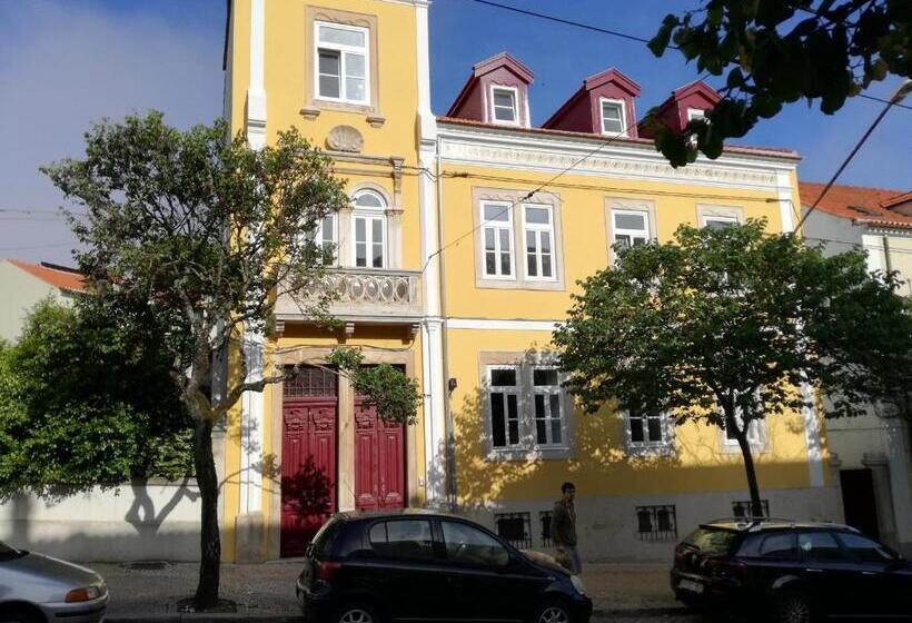 بنسيون Ah33   Estúdios