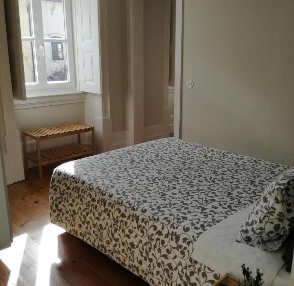 بنسيون Ah33   Estúdios