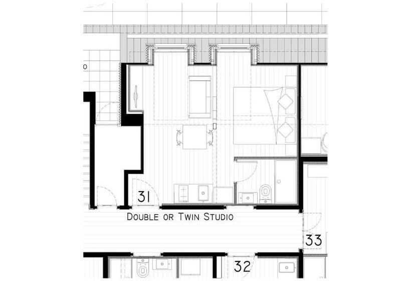 بنسيون Ah33   Estúdios