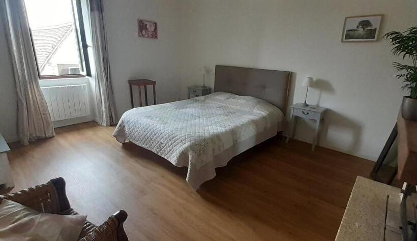 Пансион Charme, Jardin Et Vue Panoramique En Plein Coeur De St Cirq