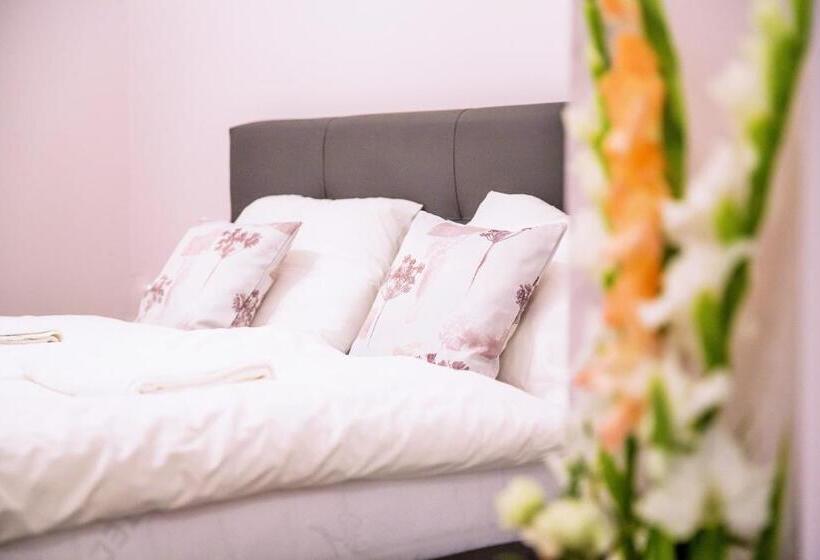 بنسيون Eden Center Home