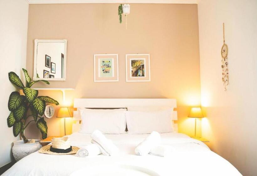 پانسیون Ericeira Soulsurfers Guesthouse