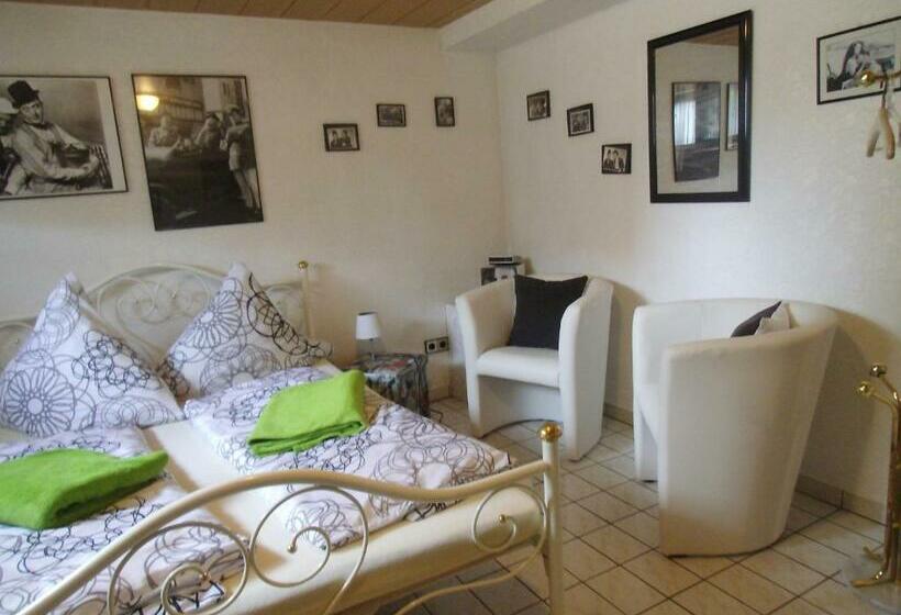 بنسيون Gästehaus Baur