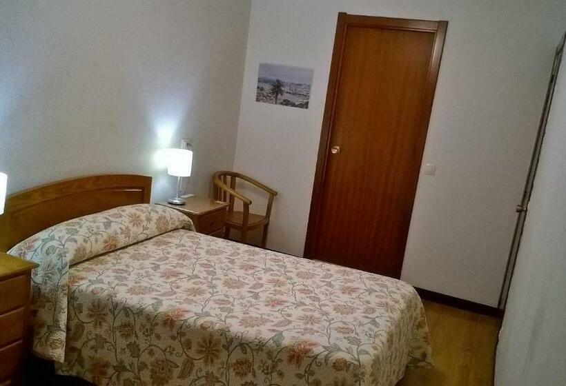 بنسيون Hostal El Cairo