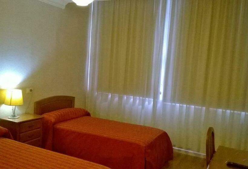 بنسيون Hostal El Cairo