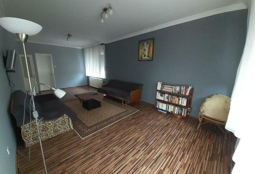 膳宿费 Hutasori Guesthouse