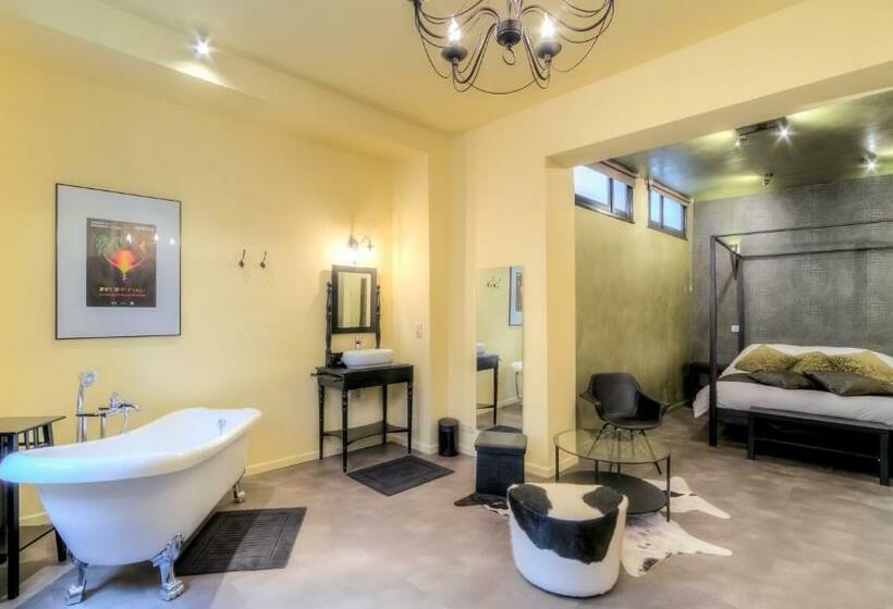 פנסיון Mons Dragon House