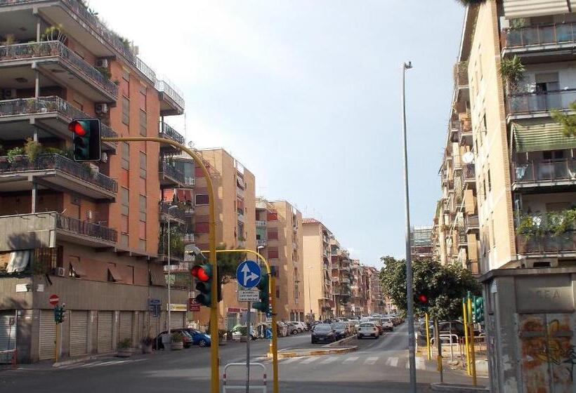 פנסיון Roma Tourist House