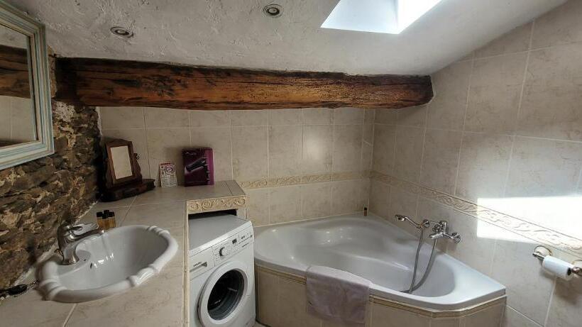 ペンション Appartements De Charme La Sarrazine