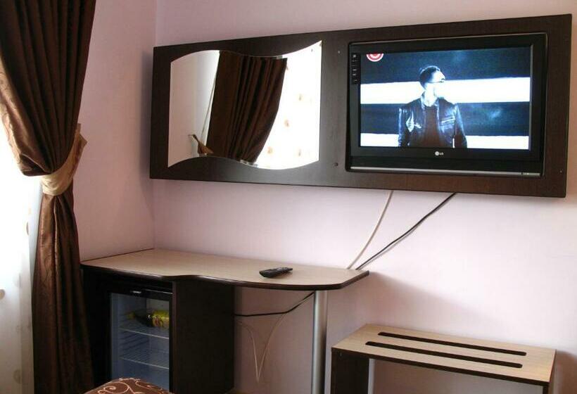 פנסיון Sun House