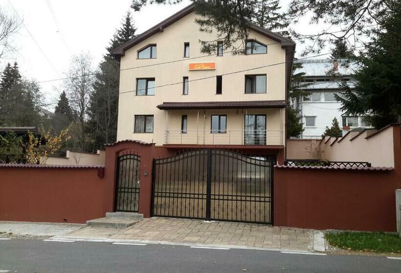 פנסיון Sun House