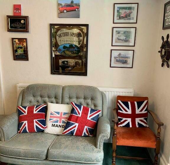 Пансион The George Guest House