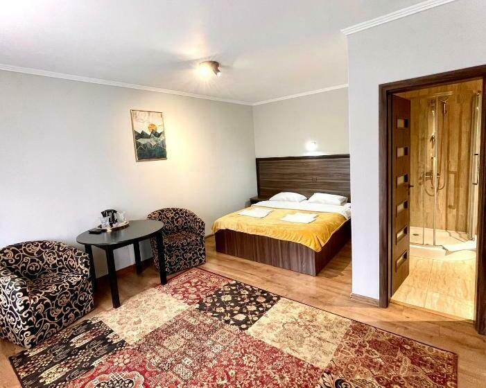 بنسيون Vila Luminita