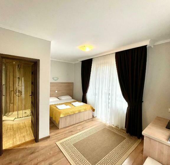 بنسيون Vila Luminita